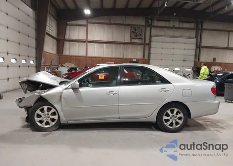 2005 Toyota Camry Xle z USA, uszkodzony, nr VIN 4T1BE30K65U588463